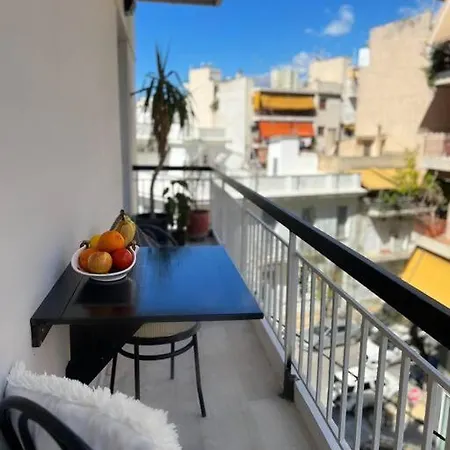 Minimal 3Br Apartment In Athens-3